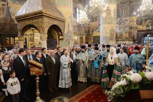 Богослужение в Успенском соборе Кремля