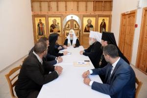 Совещание во главе с Патриархом Кириллом в Снетогорском монастыре