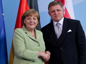 Канцлер Германии Ангела Меркель и премьер Словакии Роберт Фицо