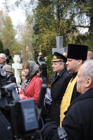 На церемонии открытия креста-памятника на могиле генерала Николая Лохвицкого
