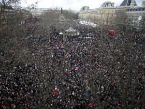 Республиканский марш в Париже