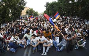 Сидячий митинг протеста в Ереване