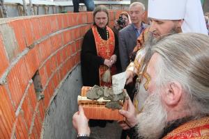 Освящение капсулы в основании храма в Архангельске