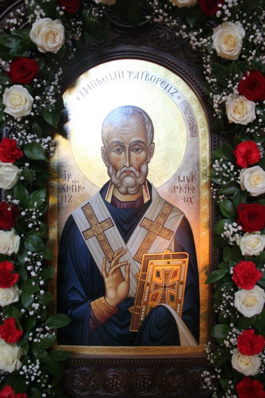 Икона Святителя Николая в киоте памяти генерала Николая Тимановкого