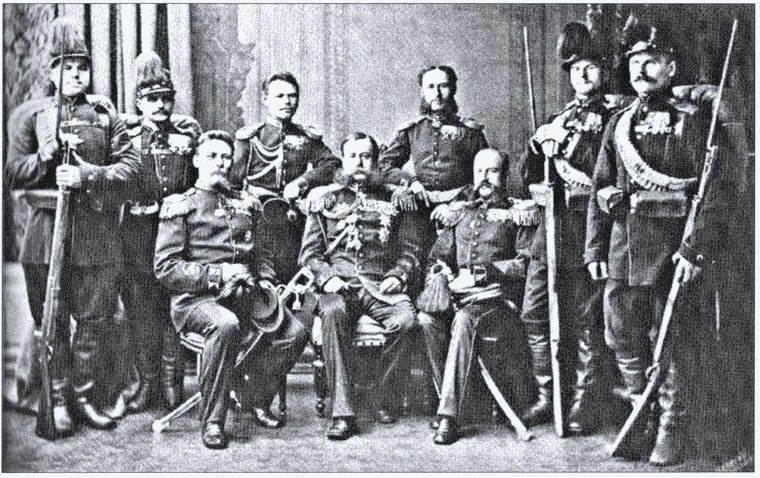 М.Д.Скобелев в окружении отличившихся при осаде Плевны солдат и офицеров Казанского полка