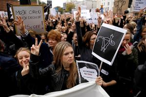Польки протестуют против нового закона