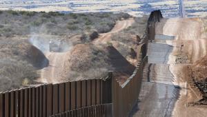 Стена между Мекскикой и США