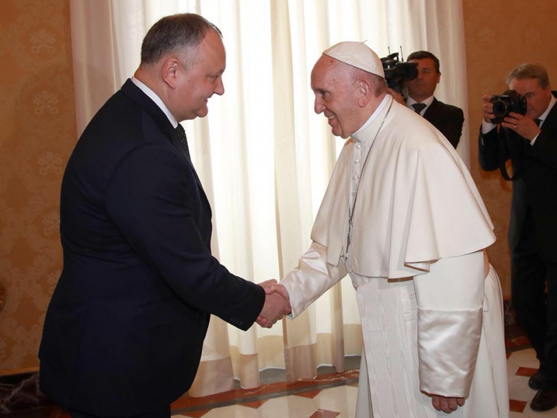 Президент Молдавии Игорь Додон и папа Римский Франциск