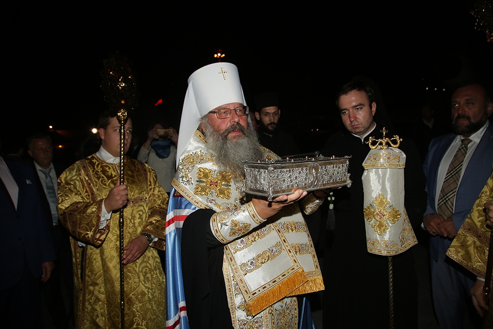В Екатеринбурге торжественно встретили десницу святителя Спиридона Тримифунтского