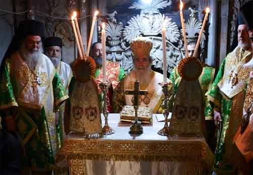 Иерусалимский Патриарх Феофил и митрополит Галльский Эммануил (справа)