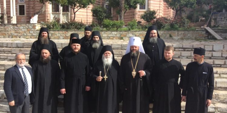 Делегация украинских раскольников в афонском монастыре Ксенофонт