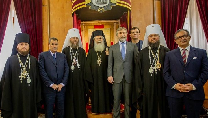Глава Иерусалимского Патриархата приветствовал делегацию УПЦ, которая прибыла на Святую Землю за Благодатным огнём