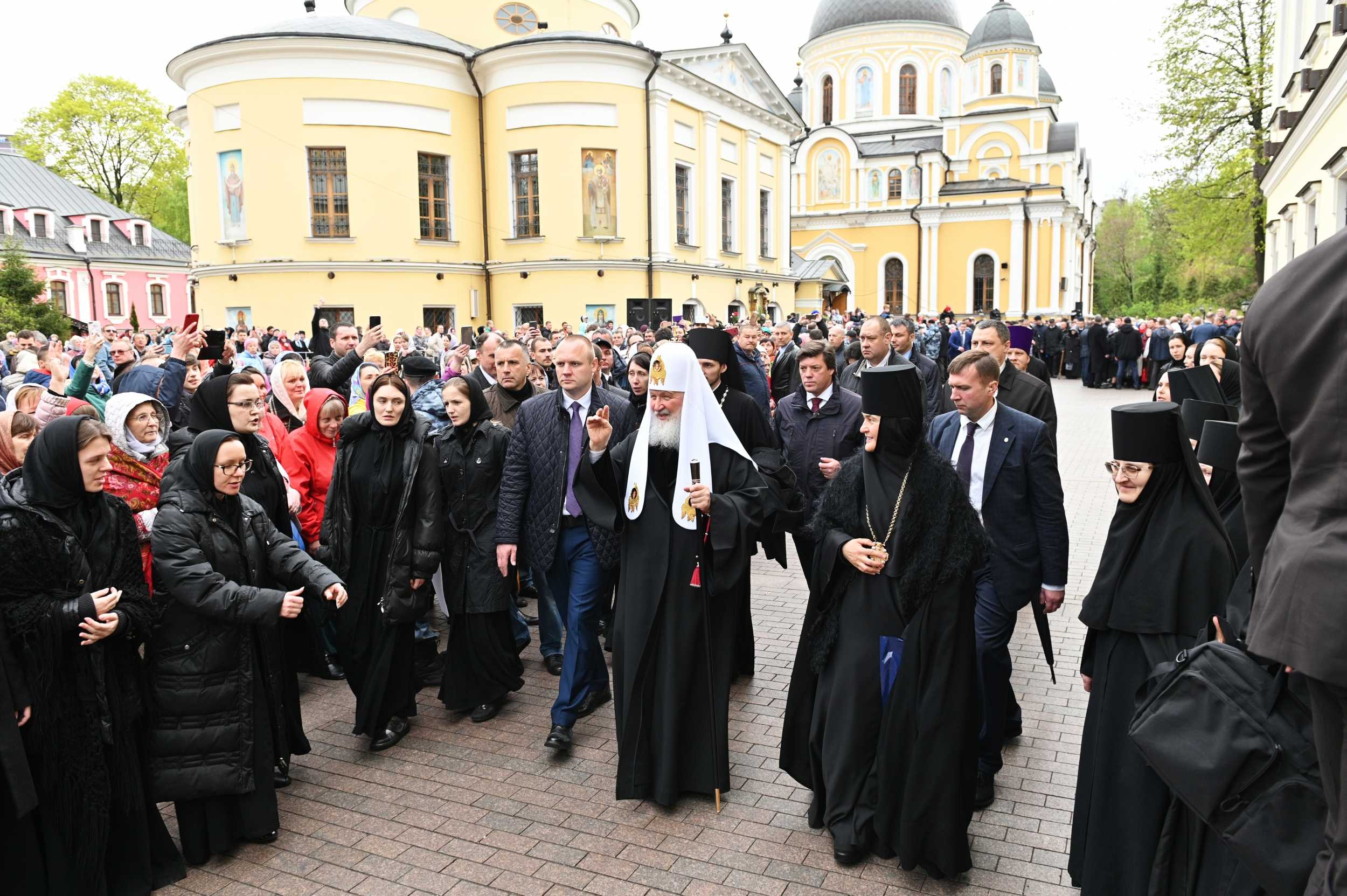 Святейший Патриарх Кирилл в Покровском монастыре в Москве