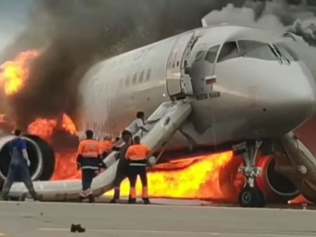 Авария самолёта в аэропорту Шереметьево
