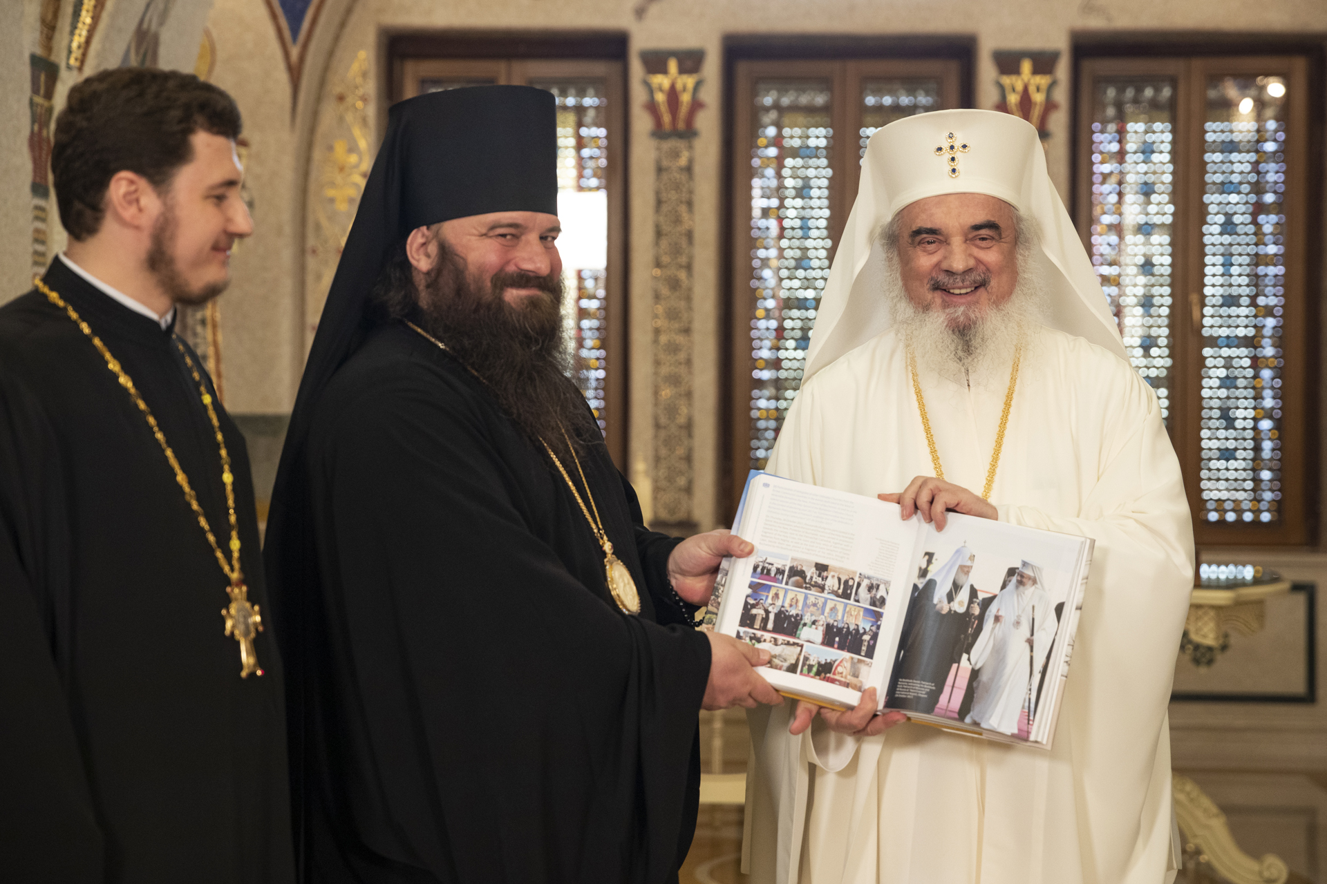 Патриарх Румынский Даниил и епископ Сергиево-Посадский Парамон