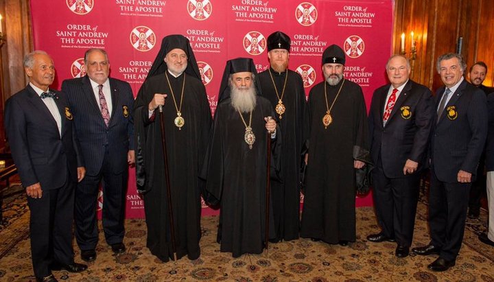 Патриарх Иерусалимский Феофил, архиепископ Елпидофор и представители ПЦУ