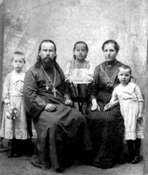Протоиерей Федор Павлович Лебедев (1876-1937) с семьей, 1914г.