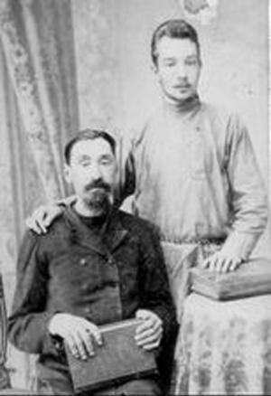 Николай Крылов (1875-1941) с отцом.Василием Фёдоровичем
