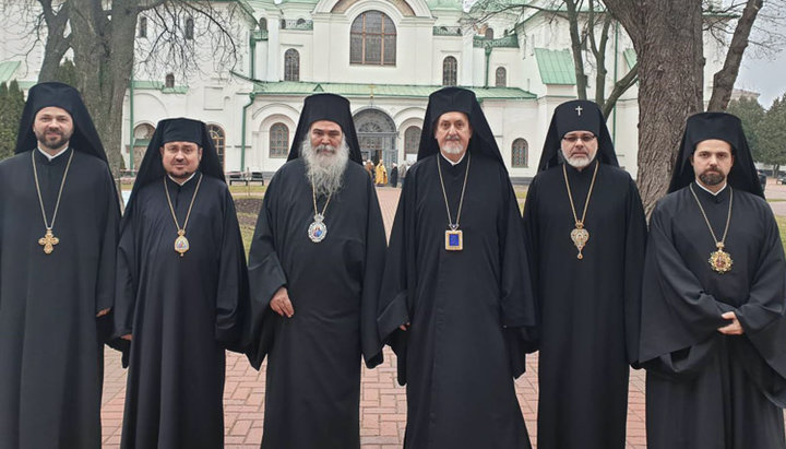 Наблюдательная делегация Фанара, прибывшая на собор раскольников в Киев