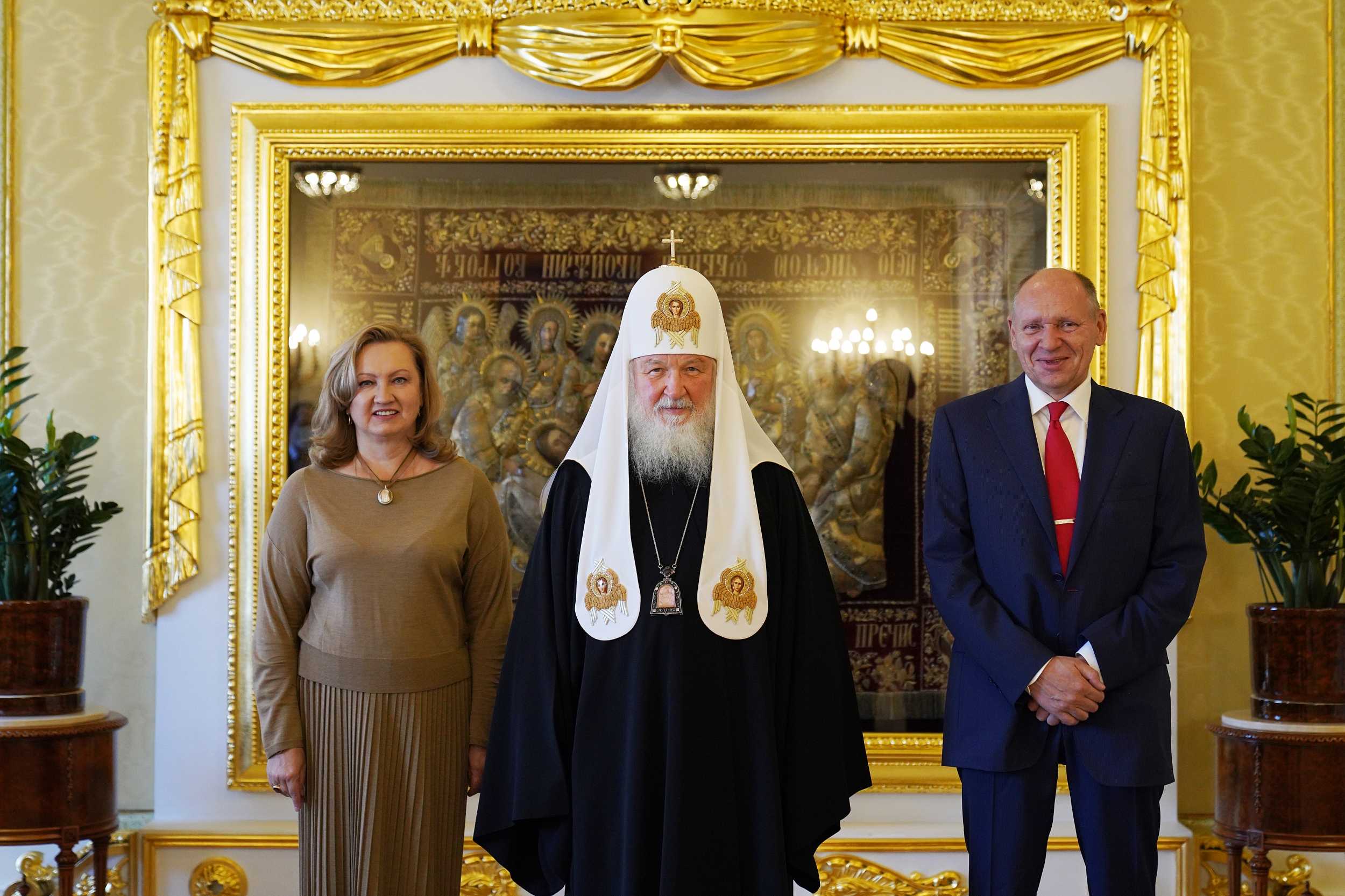 Святейший Патриарх Кирилл наградил Алексея и Анну Громовых высокими церковными наградами