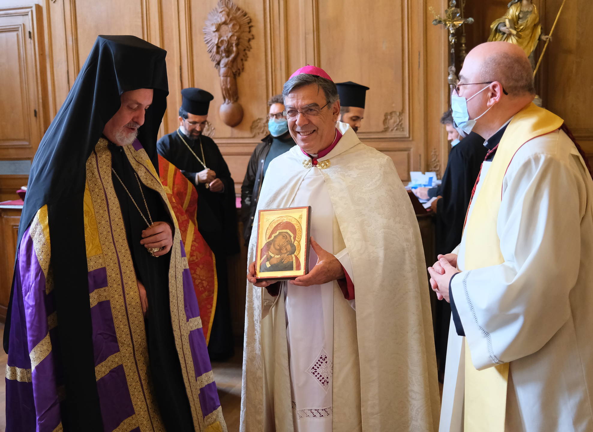 Митрополит Галльский Эммануил и католический архиепископ Парижский Мишель Опет