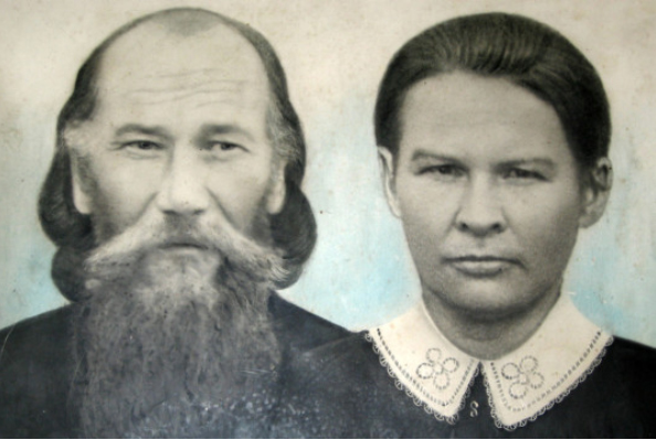 Отец Василий Озерецковский (1885-1937) с матушкой Ириной
