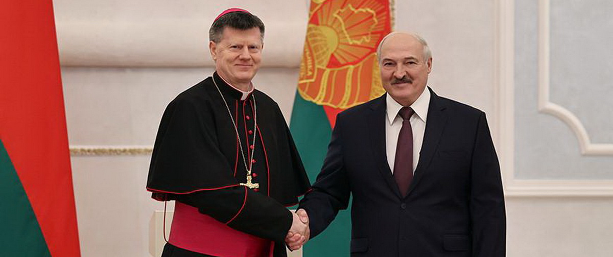 Александр Лукашенко и апостольский нунций Анте Йозич