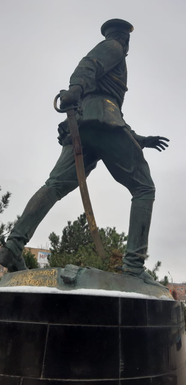 Памятник генералу Маркову в Сальске требует ремонта