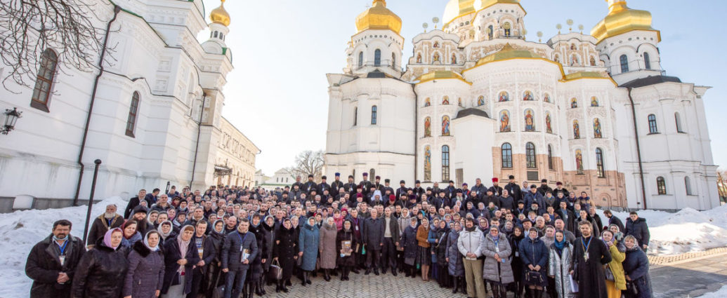 Верующие захваченных храмов Украинской Православной Церкви