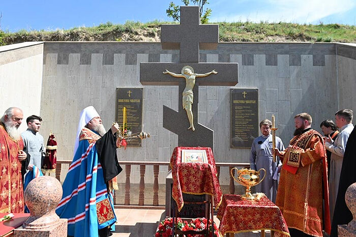 В Чимкенте открыли памятник Новомученикам Церкви Русской