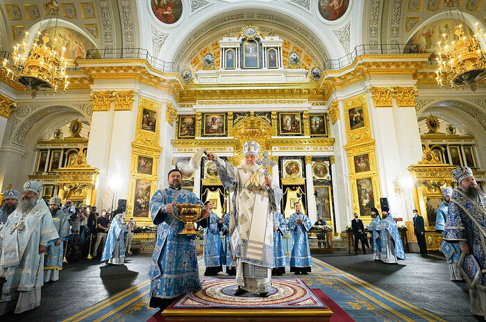 Патриарх Кирилл совершил освящение воссозданного собора на месте явления Казанской иконы Божией Матери
