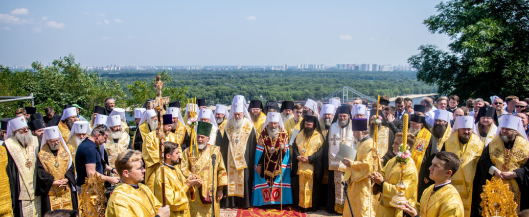 Блаженнейший митрополит Киевский Онуфрий совершил молебен на Владимирской горке