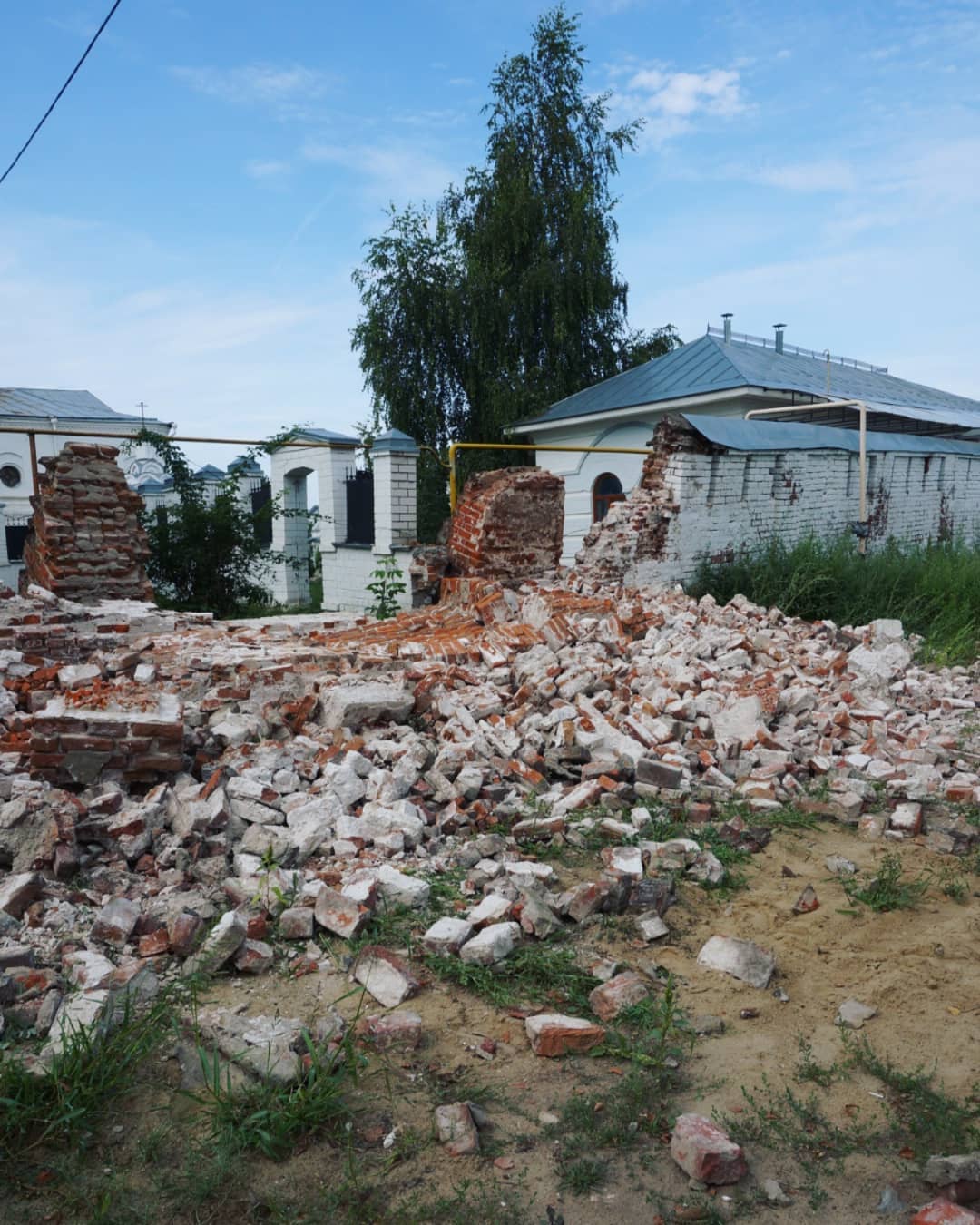 В Муроме рухнула стена древнего Свято-Благовещенского мужского монастыря