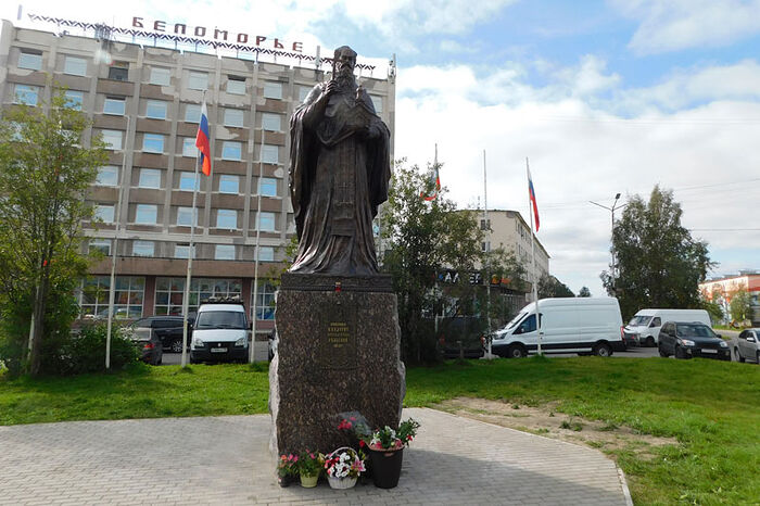 В Кандалакше освятили памятник преподобному Феодориту Кольскому