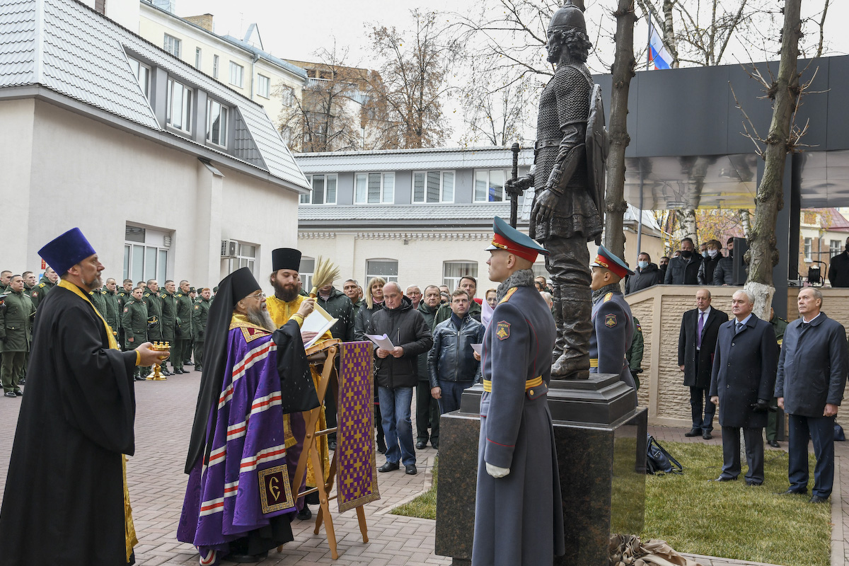 В Военном университете состоялось открытие памятника святому благоверному князю Александру Невскому