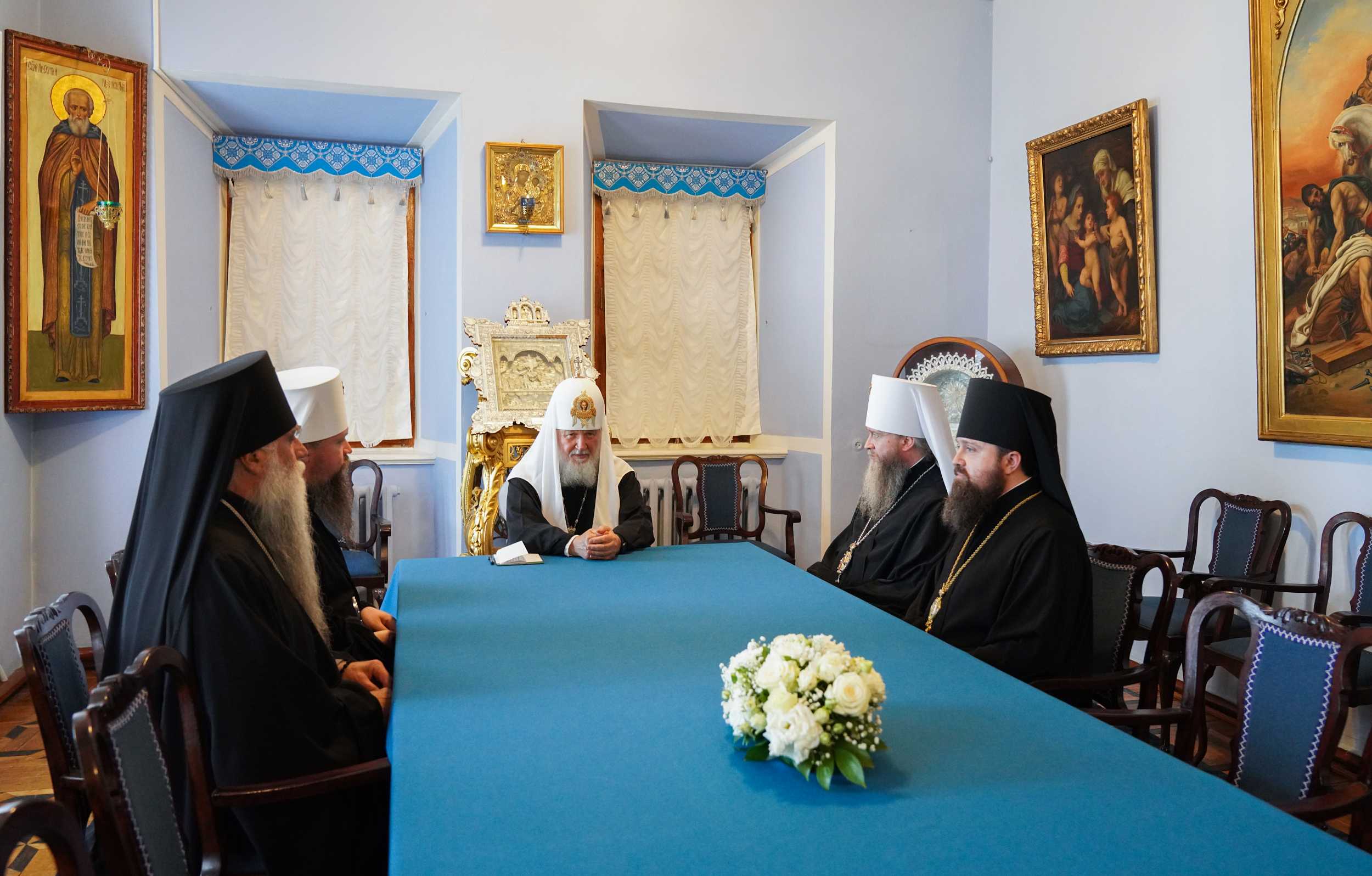 Святейший Патриарх Кирилл встретился с архиереями Луганской и Ровеньковской епархий