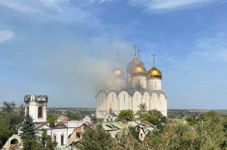 Свято-Успенский Николо-Васильевский монастырь на Донбассе вновь подвергся артобстрелу