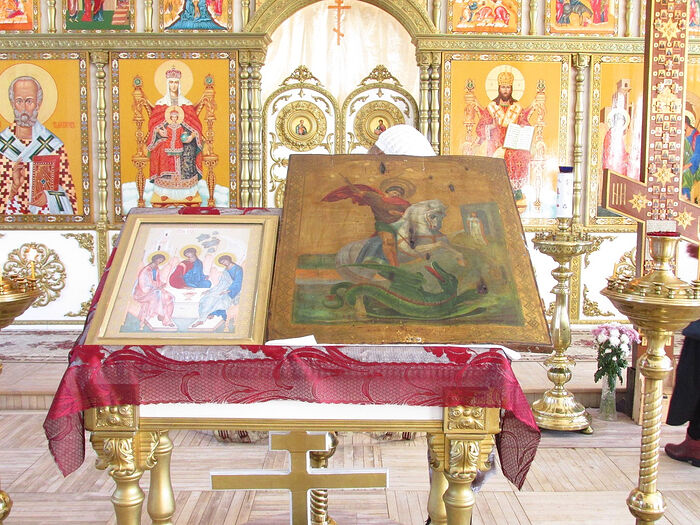 В Онеге Архангельской области вот уже более полугода обильно мироточит образ великомученика Георгия Победоносца