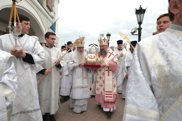 Ковчег с частью мощей великомученика Георгия Победоносца доставлен в Екатеринбург