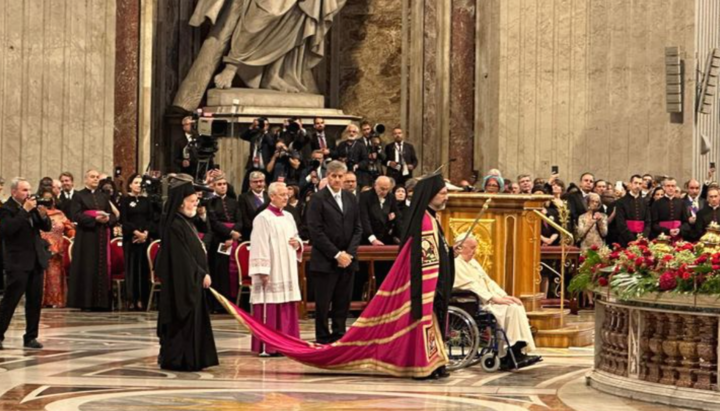 Папа Римский Франциск и архиепископ Иов (Геча) на совместном богослужении