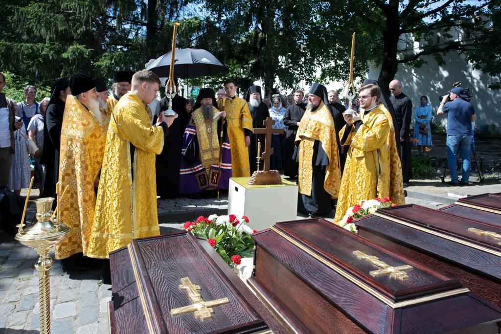 В Данилов монастырь перенесли останки сорока монахов Спасо-Преображенской обители Московского Кремля