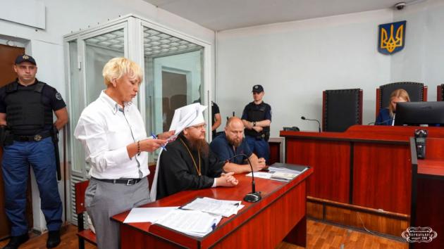 Митрополит Черкасский и Каневский Феодосий в суде