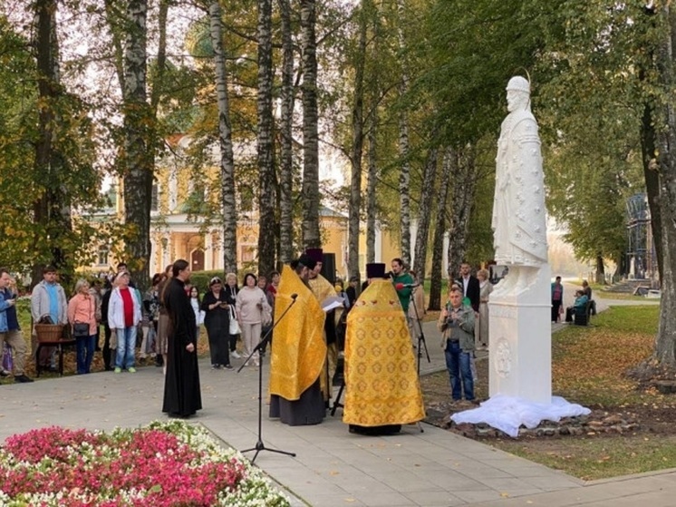 В Угличе торжественно открыли памятник князю Андрею Большому