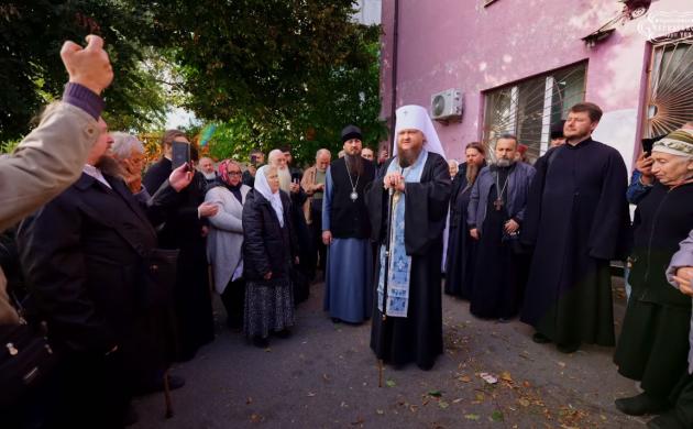 Митрополит Черкасский Феодосий после заседания суда