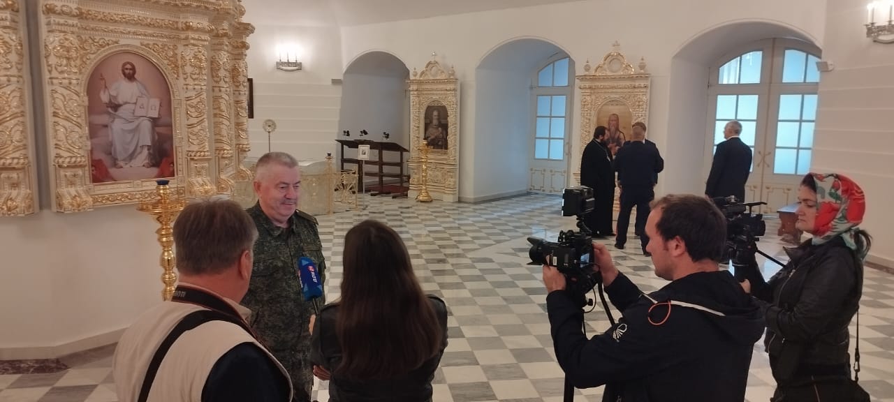 Генерал Виктор Водолацкий в Вознесенском войсковом казачьем соборе Новочеркасска