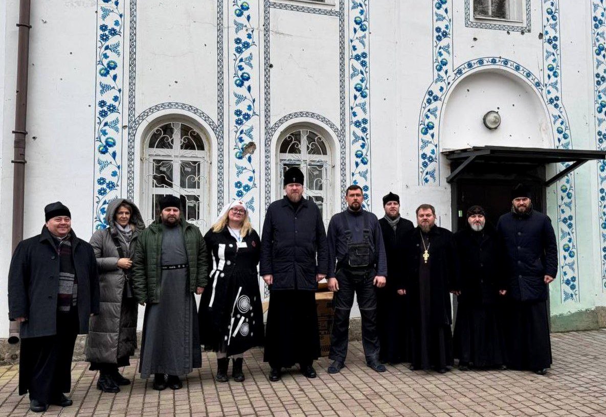 Митрополит Донецкий Владимир благословил труды сотрудников и добровольцев Патриаршей гуманитарной миссии