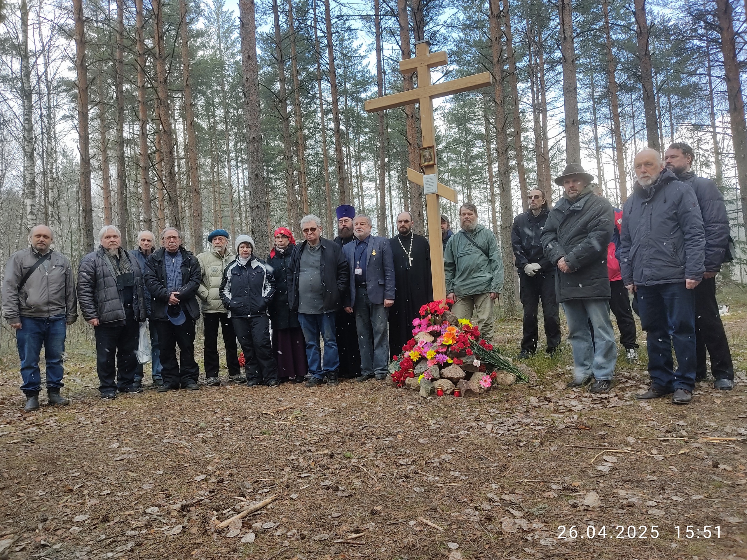На Ржевском полигоне установили Поклонный крест