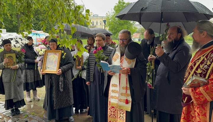 В Киеве молитвенно отметили первую годовщину разрушения Десятинного храма
