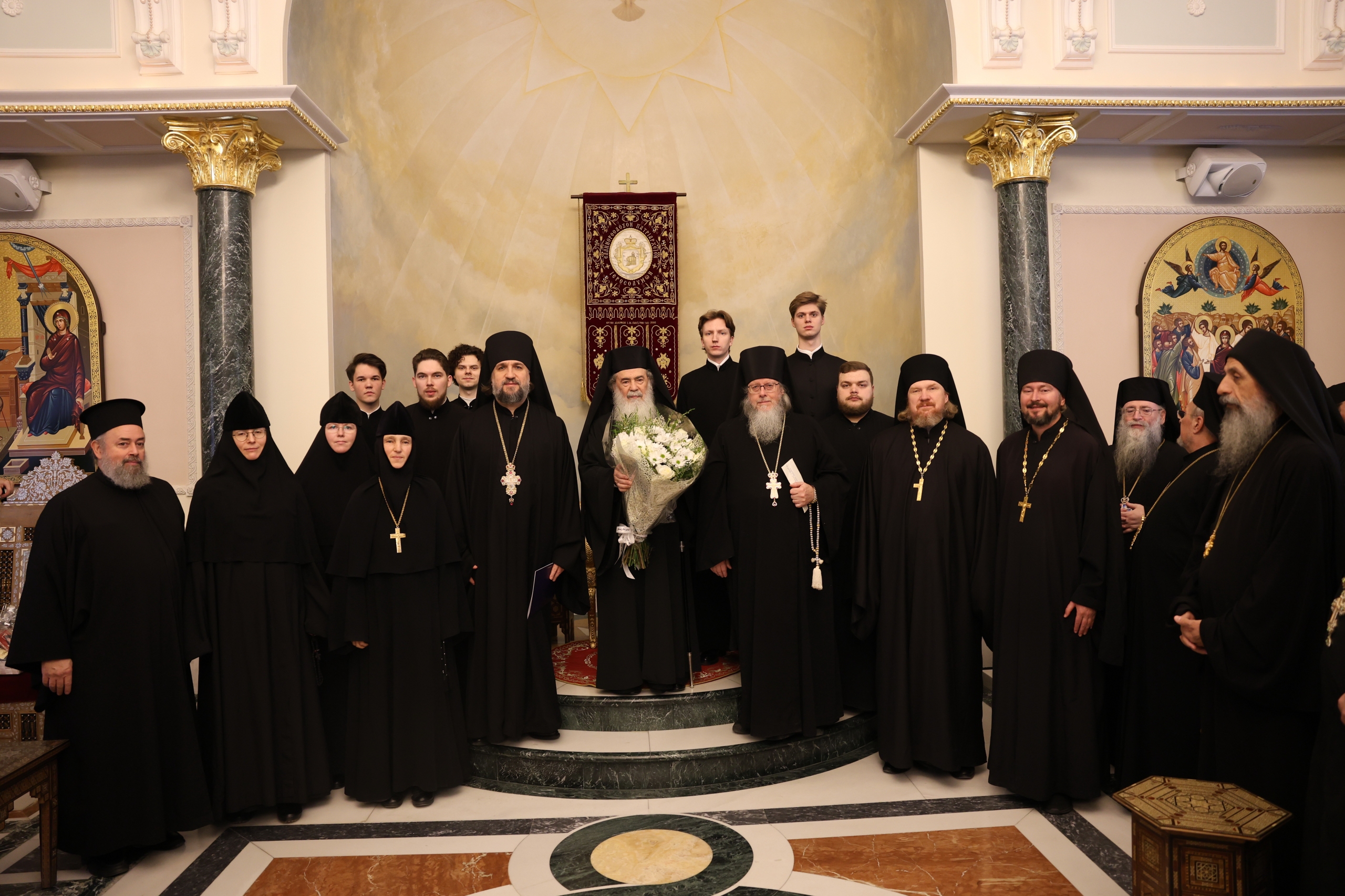 Представители Русской Православной Церкви поздравили главу Иерусалимского Патриарха с Рождеством