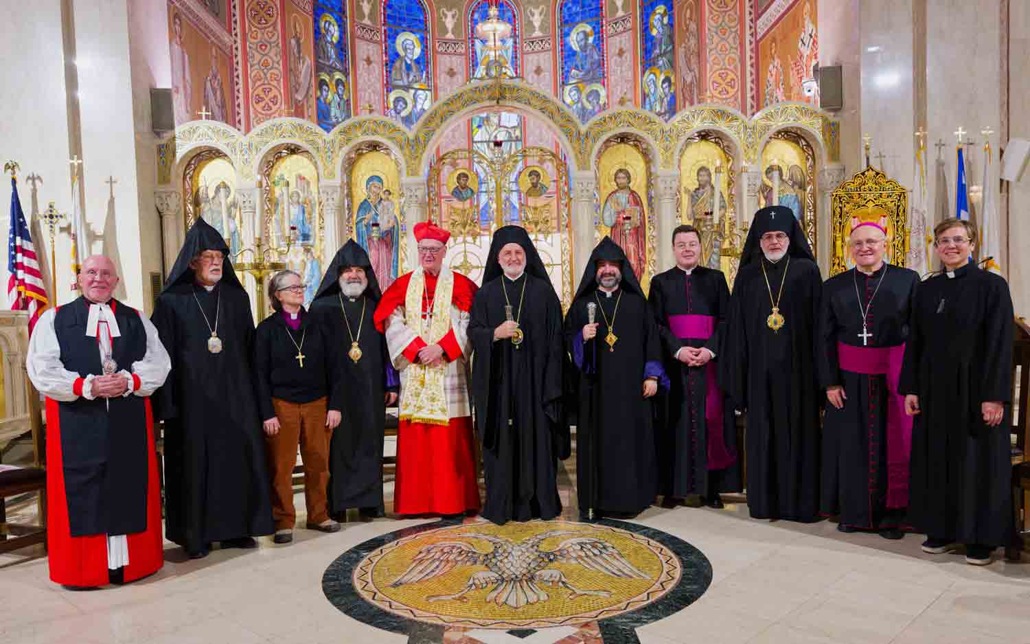 Архиепископ Американский Элпидофор помолился с епископшей-извращенкой Катрин Фостер